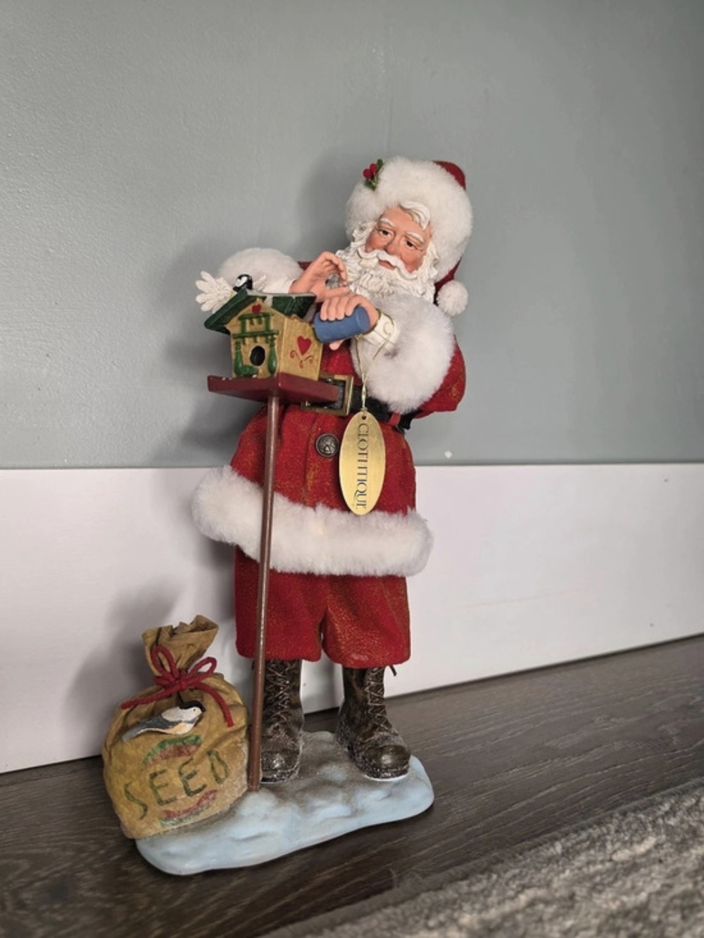 Dept 56 Possible Dreams Clothtique Fine Feathered Friend Santa Figurine